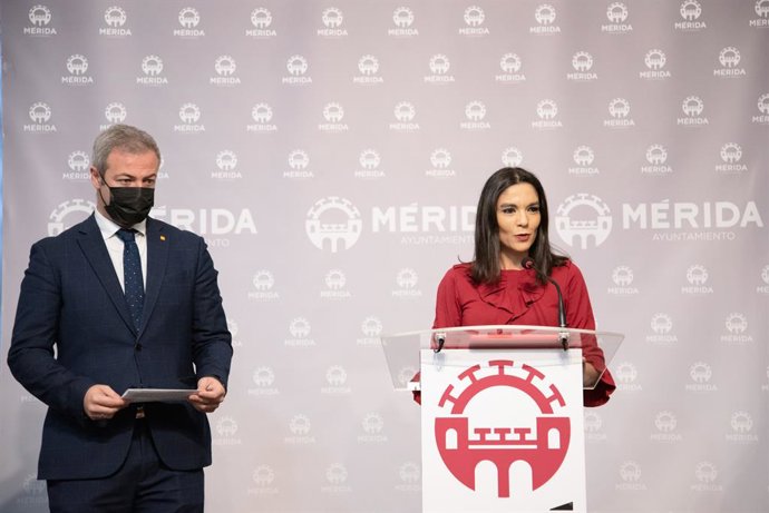 La delegada de Turismo del Ayuntamiento de Mérida, Pilar Amor, presenta unas jornadas