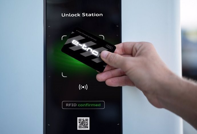 Archivo - E-tron Charging Service de Audi