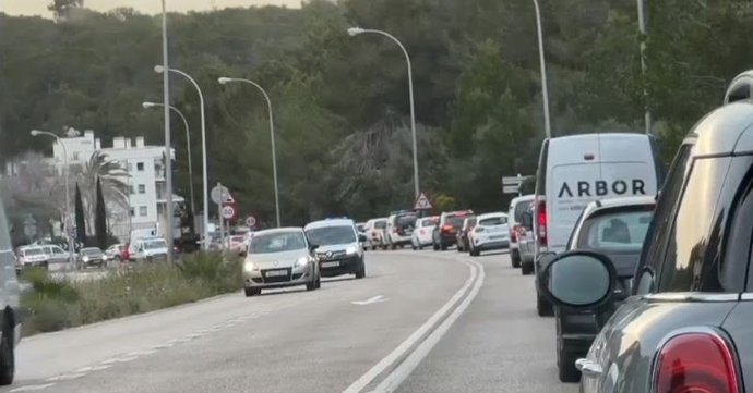 Tráfico antes de llegar al túnel de Son Vic.