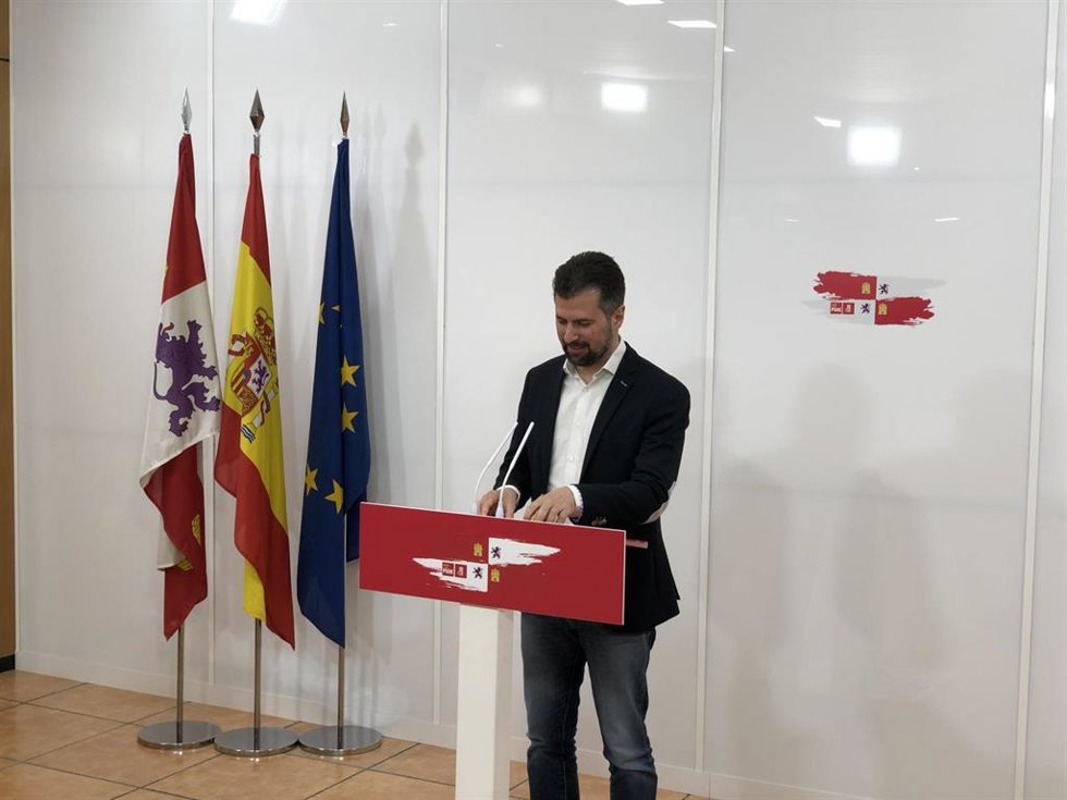 El secretario general del PSOECyL, Luis Tudanca, comparece en rueda de prensa.