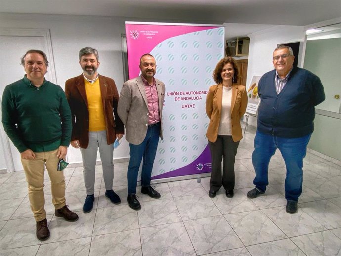 Imagen del encuentro de Andaluces Levantaos con la Unión de Trabajadores Autónomos Uatae.