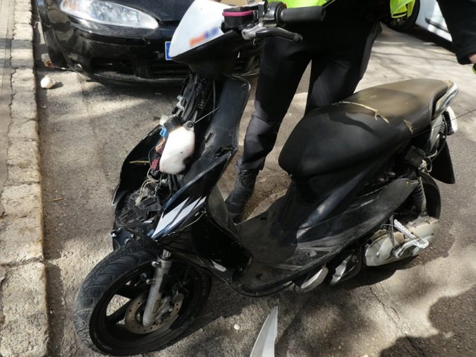 Moto que atropelló al peatón.