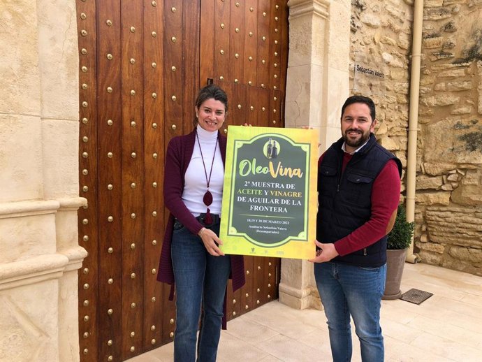 El delegado de Infraestructuras Rurales de la Diputación de Córdoba, Manuel Olmo, en la presentación de 'OleoVina'.