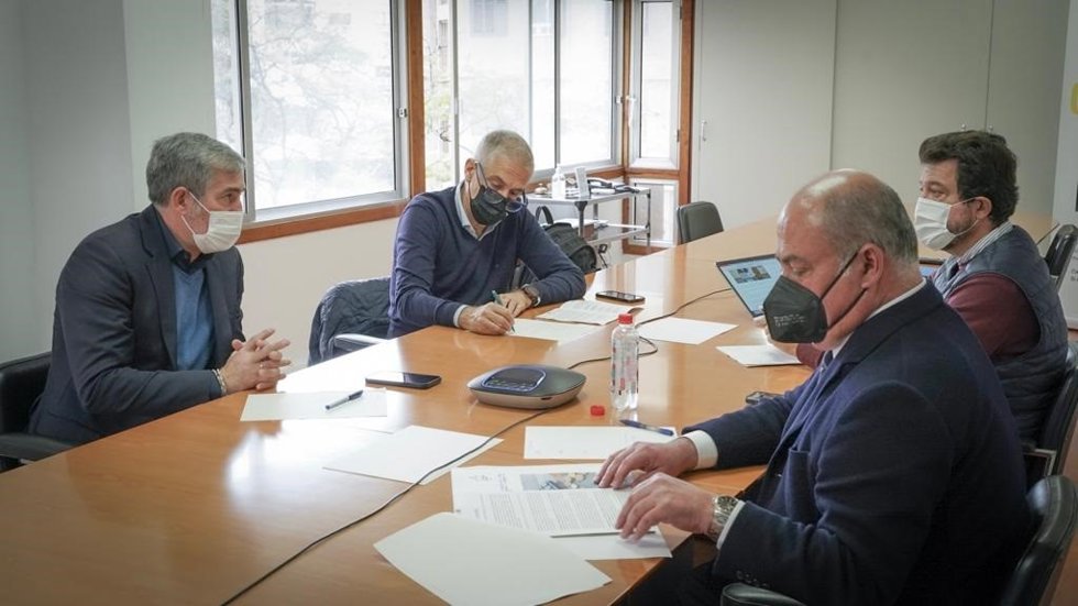 El secretario general nacional de CC-PNC, Fernando Clavijo, se reúne con el presidente de la Asociación Industrial de Canarias (Asinca), Virgilio Correa
