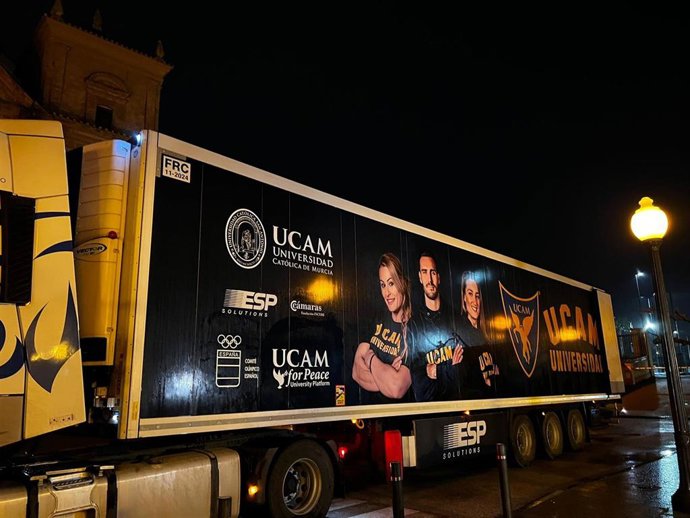 Primer camión de ayuda humanitaria de la UCAM para los refugiados ucranianos que partió desde el Campus de Los Jerónimos