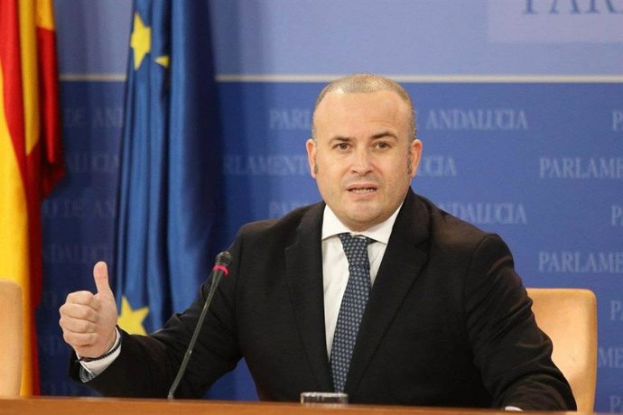 El portavoz adjunto del GPCs y parlamentario por Huelva, Julio Díaz, ha sido el encargado de defender la PNL en el Parlamento andaluz.