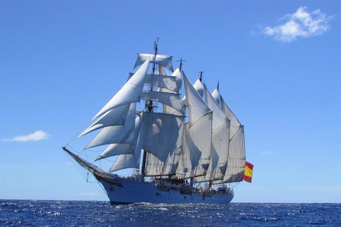 Amplian a mil los asistentes al acto de nominación del muelle Juan Sebastián ElCano