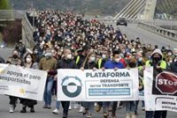 Cientos de transportistas se concentran ante la Subdelegación del Gobierno de Ourensepara reclamar medidas urgentes