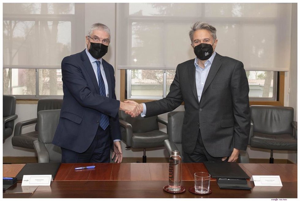 El presidente de Renfe, Isaías Táboas, y Alberto Granados, presidente de Microsoft España