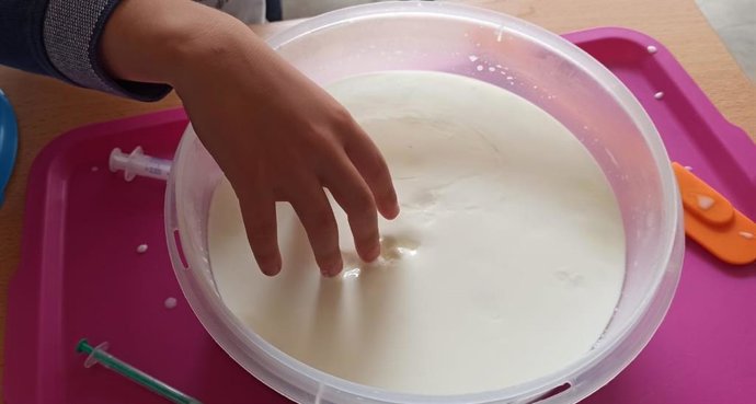 Sabor a Málaga y Cabrama organizan dos talleres de elaboración artesanal de quesos de cabra para niños