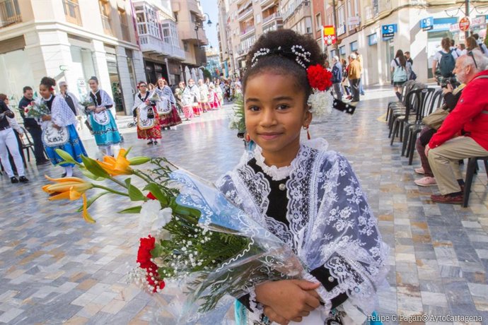 Desfile y ofrenda floral a la Virgen de la Caridad