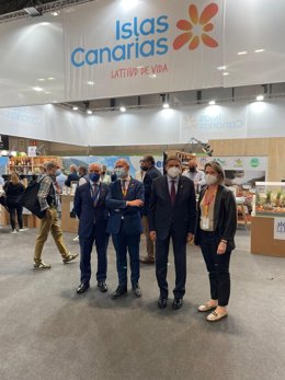 La consejera de Agricultura de Canarias, Alicia Vanoostende, y el ministro de Agricultura, Luis Planas, en la inauguración de la edición de la pasada feria