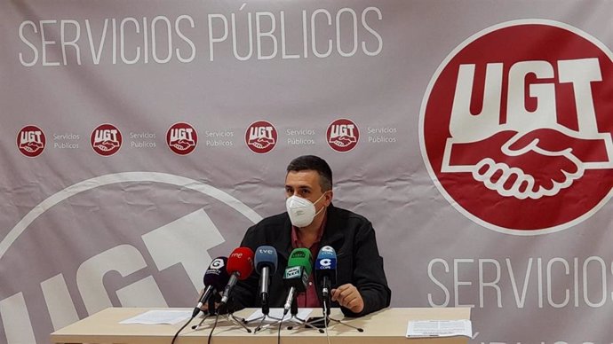 El responsable de Sanidad de UGT en Castilla-La Mancha, Fernando Peiró, en rueda de prensa.
