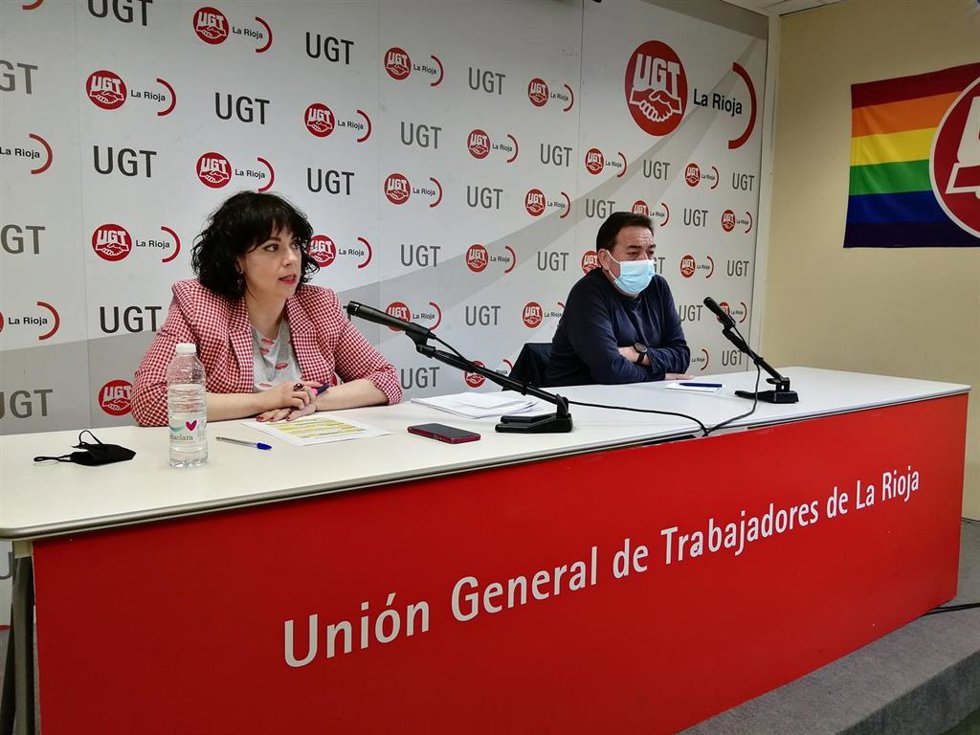 La secretaria de Acción Sindical UGT FICA LA RIOJA, Ana Vaquero, y el secretario general, Juan Carlos Alfaro