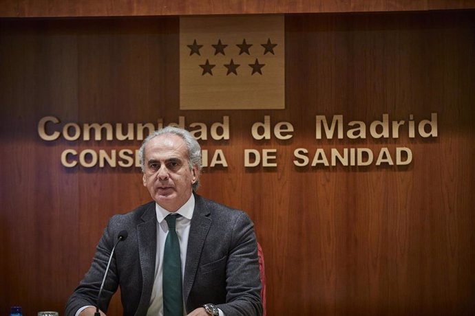 Archivo - El consejero de Sanidad de la Comunidad de Madrid, Enrique Ruiz Escudero,
