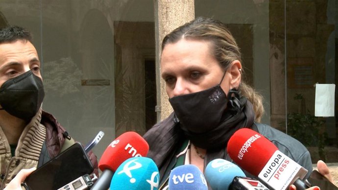La delegada del Gobierno en Extremadura, Yolanda García Seco, atiende a los medios en Cáceres