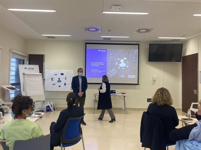 Vithas Málaga organiza talleres con pacientes y profesionales para mejorar la experiencia en hospitalización