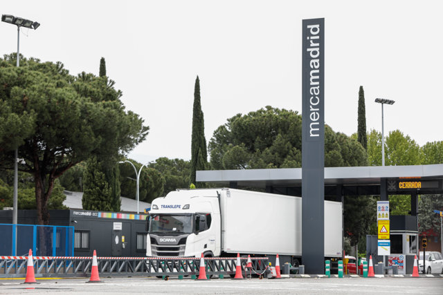 Un camión llega a Mercamadrid 
