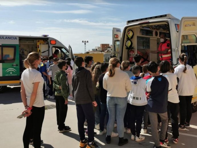 Alumnos de Infantil y Primaria reciben formación de EPES 061