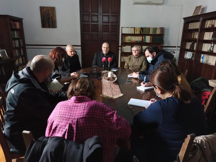 El obispo de Coria-Cáceres, Jesús Pulido, en una rueda de prensa al cumplirse el mes de su  ordenación