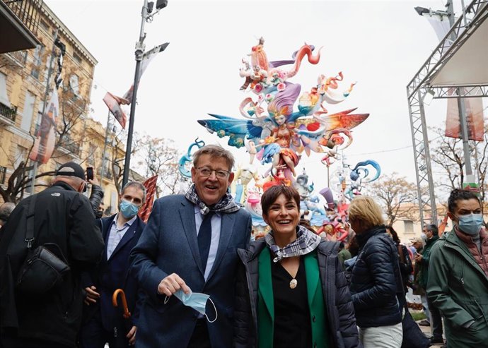 La ministra de Política Territorial y portavoz del Gobierno, Isabel Rodríguez, y el president de la Generalitat Valenciana, Ximo Puig.