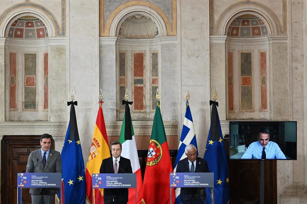 El presidente del Gobierno, Pedro Sánchez; el primer ministro italiano, Mario Draghi; el primer ministro de Portugal, Antonio Costa; y el de Grecia, Kyriakos Mitsotakis