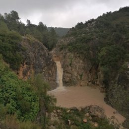 Efectos de las lluvias: cascada en los Fossinos, entre Fontanars (Valle de Albaida) y Moixent (La Costera). Autor: Marc Biosca.