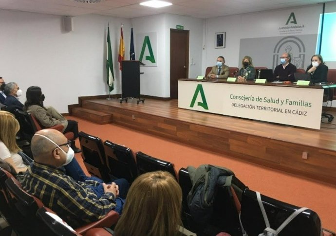 Apertura del curso de Odontología organizado por la Junta en Cádiz.