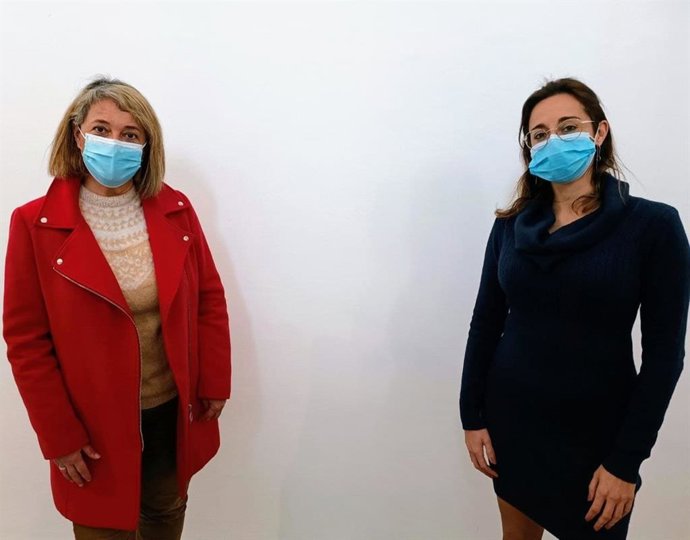 La portavoz de Unidas Podemos por Málaga en la Diputación Maribel González y la viceportavoz Teresa Sánchez