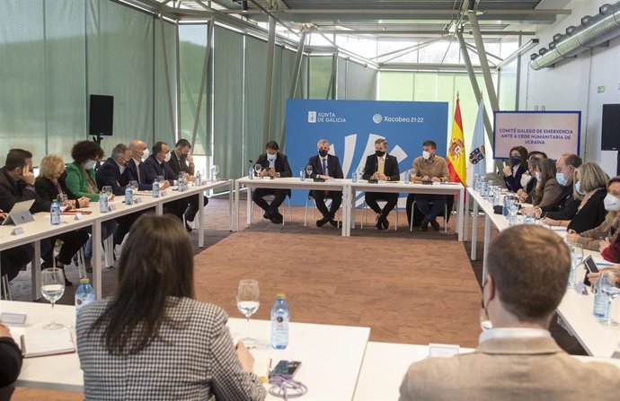 Reunión del comité gallego ante la crisis de Ucrania en el Edificio Fontán de la Cidade da Cultura, en Santiago
