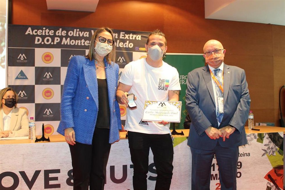 Carlos Maldonado y Dehesa El Molinillo triunfan en los 20 Premios Cornicabra de la DOP Aceite Montes de Toledo.