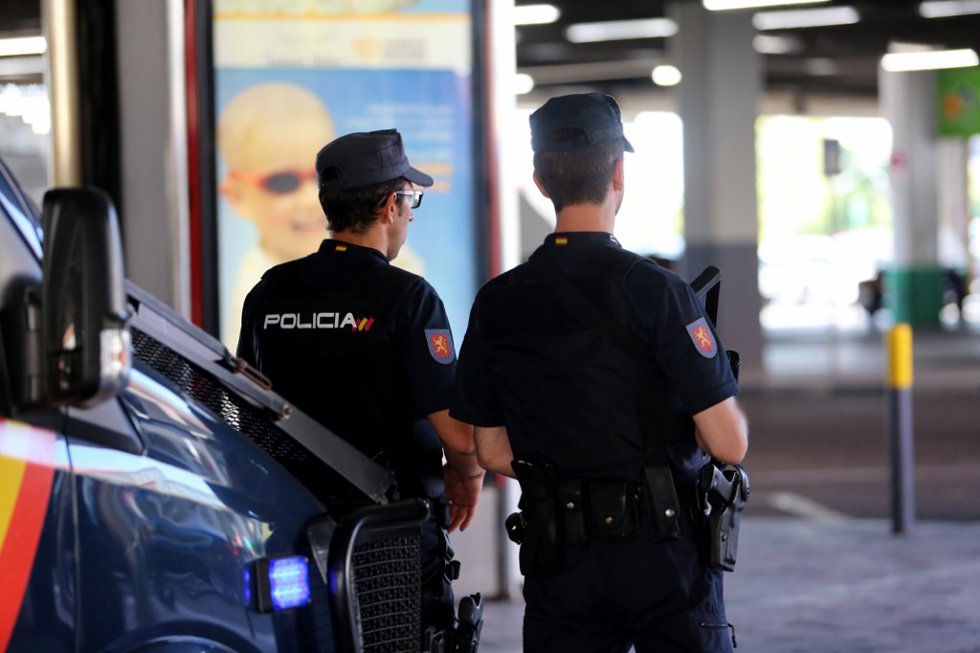 Archivo - Imagen de recurso de agentes de la Policía Nacional.