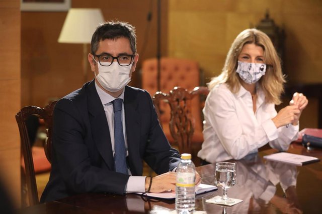 El ministro de la Presidencia, Félix Bolaños y la vicepresidenta segunda y ministra de Trabajo, Yolanda Díaz