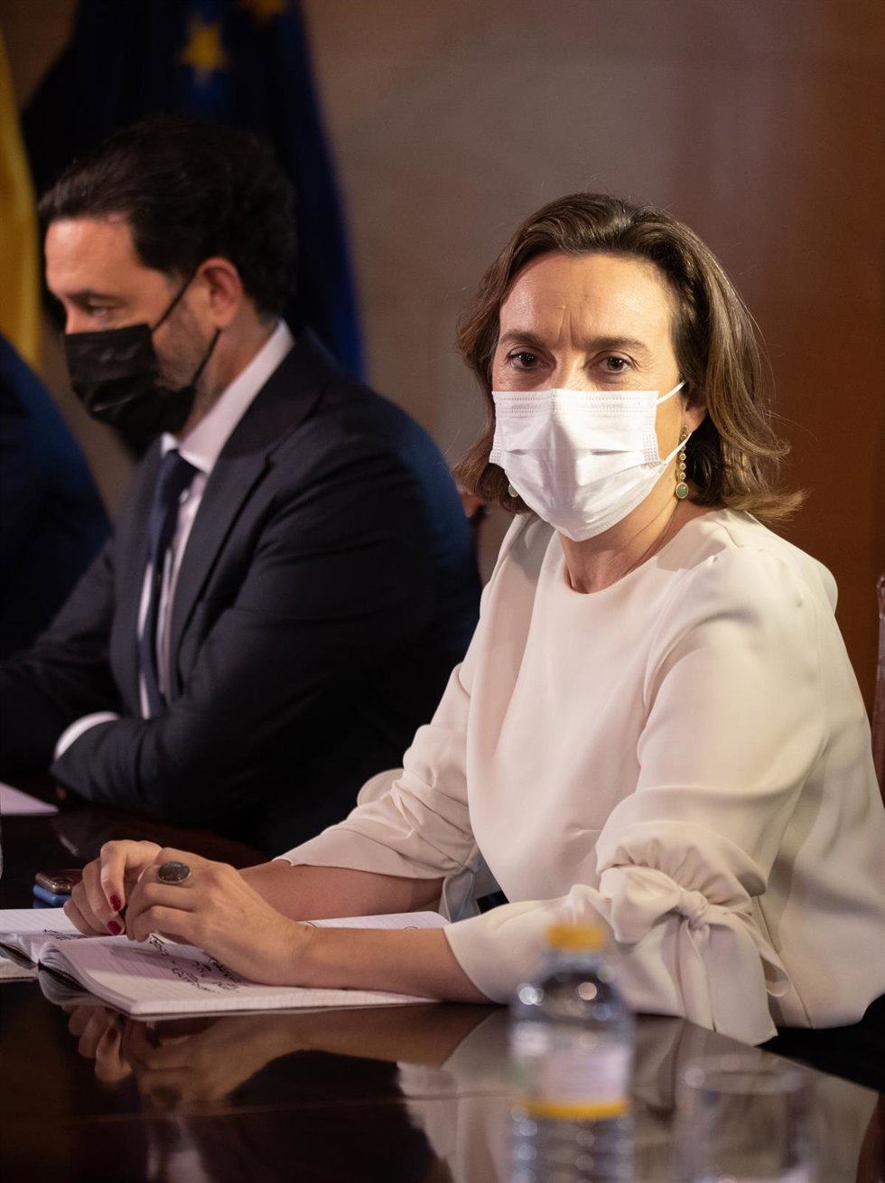 La portavoz del Grupo Popular en el Congreso y coordinadora general del PP, Cuca Gamarra, durante una reunión del Grupo Parlamentario Popular con ministros del Gobierno, en el Congreso de los Diputados, a 16 de marzo de 2022, en Madrid (España). 
