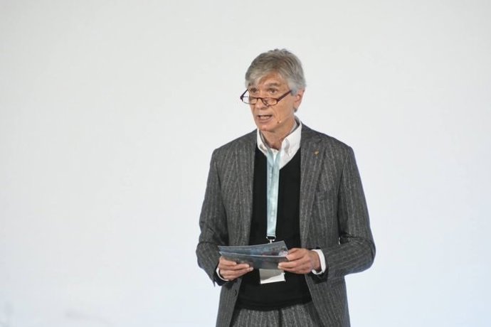 El conseller de Salud, Josep Maria Argimon, presentando el Plan de salud 2021-2025