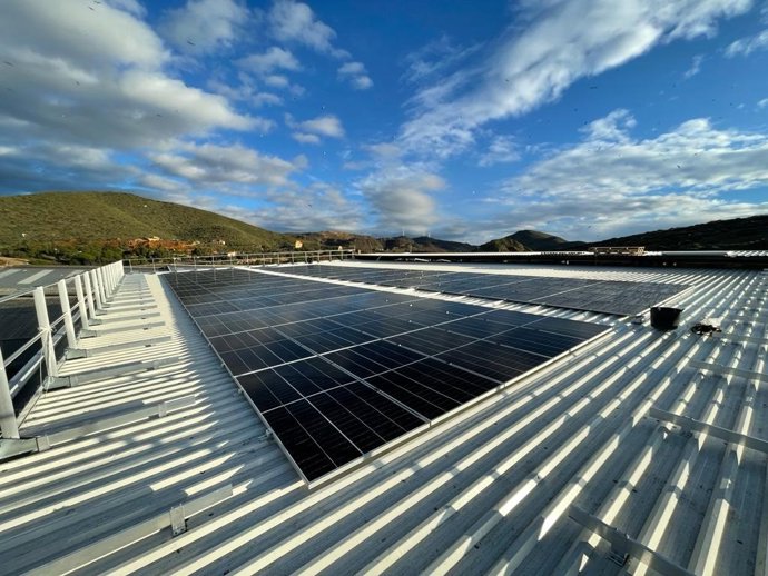 Las placas fotovoltaicas de la planta de tratamiento de El Gorguel