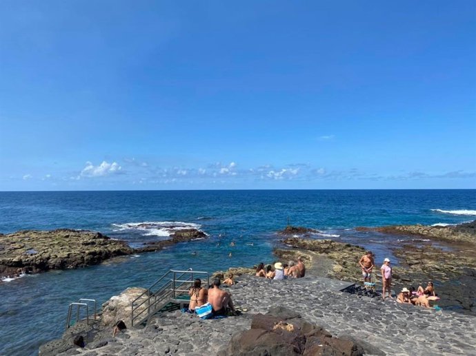 Archivo - Zona de baño en el litoral del municipio de La Laguna