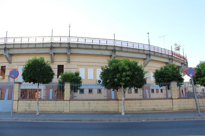 Archivo - Sevilla.-Contigo.-La Algaba prioriza el empleo y mejoras de espacios deportivos y plaza de toros con fondos provinciales