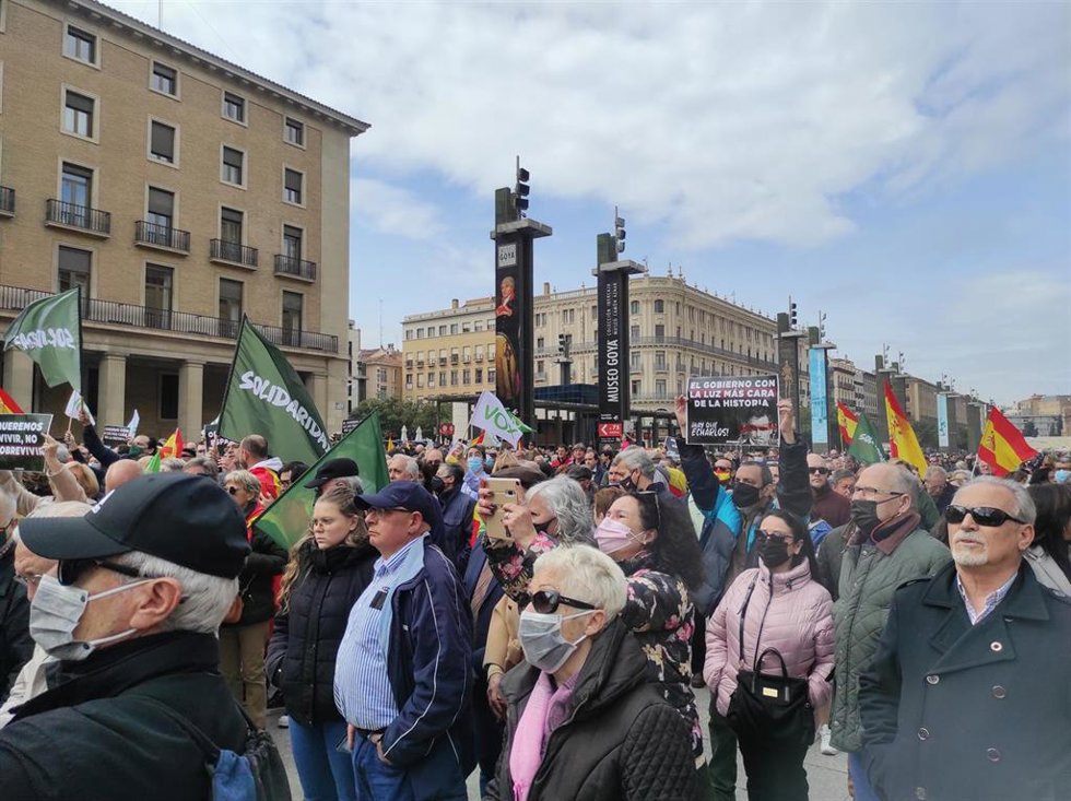 Manifestación en Zaragoza por la subida "indiscriminada" de los precios, convocada por VOX y el sindicato Solidaridad.