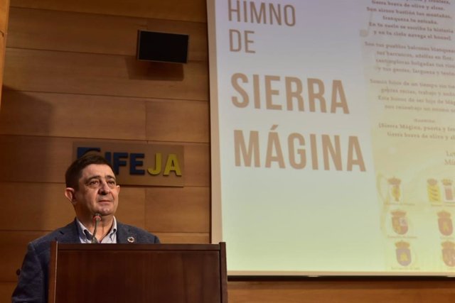 Reyes participa en la presentación del himno de Sierra Mágina, en cuya creación ha colaborado Diputación