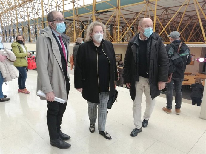 Cofiño, a la derecha.