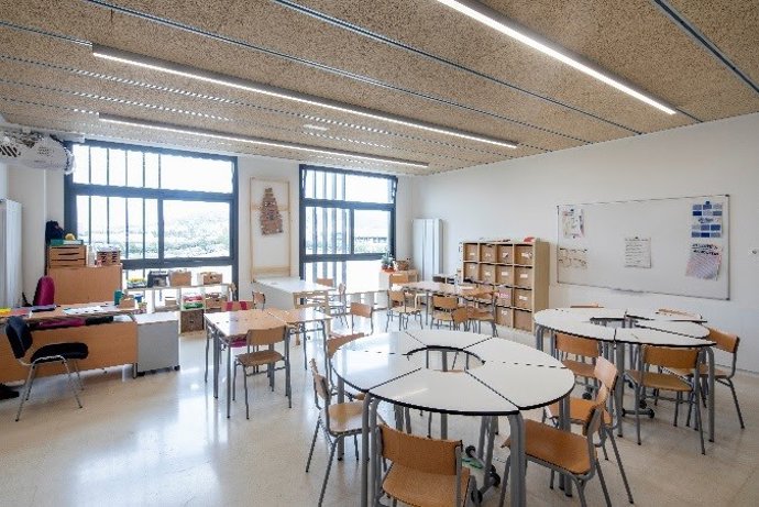 Imagen de una clase en la nueva escuela La Maquinista