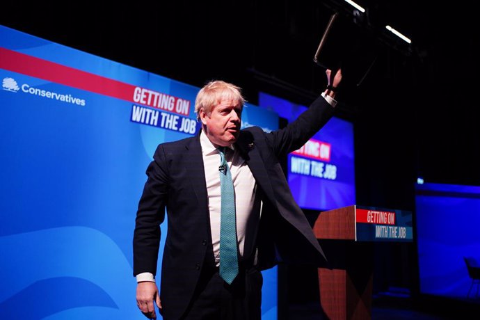 19 March 2022, United Kingdom, Blackpool: UKPrime Minister Boris Johnson thanks his supporters after delivering a speech at the Conservative Party Spring Forum at Winter Gardens. Photo: Peter Byrne/PA Wire/dpa