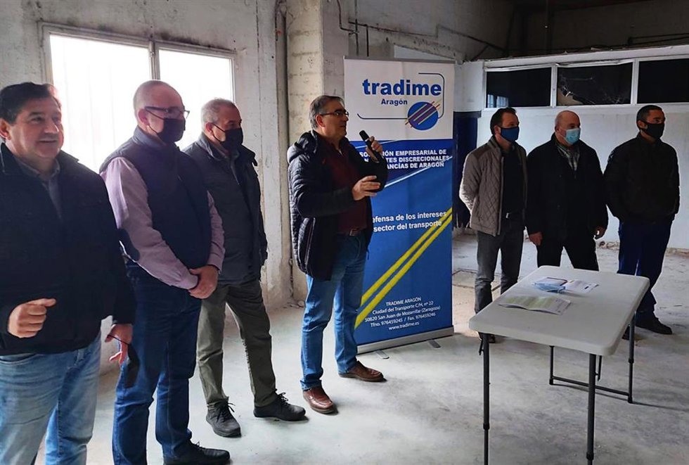 Tradime mantiene los paros de transporte hasta que el Gobierno concrete medidas para reducir el precio de combustible.