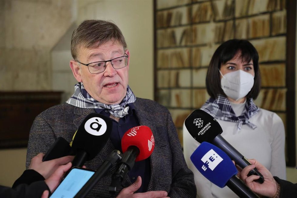 El presidente de la Generalitat, Ximo Puig, y la ministra de Ciencia e Innovación, Diana Morant, tras el encuentro que han mantenido este sábado en Valncia.