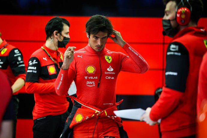 SAINZ Carlos (spa), Scuderia Ferrari F1-75, portrait during the Formula 1 Gulf Air Bahrain Grand Prix 2022, 1st round of the 2022 FIA Formula One World Championship, on the Bahrain International Circuit, from March 18 to 20, 2022 in Sakhir, Bahrain - Ph