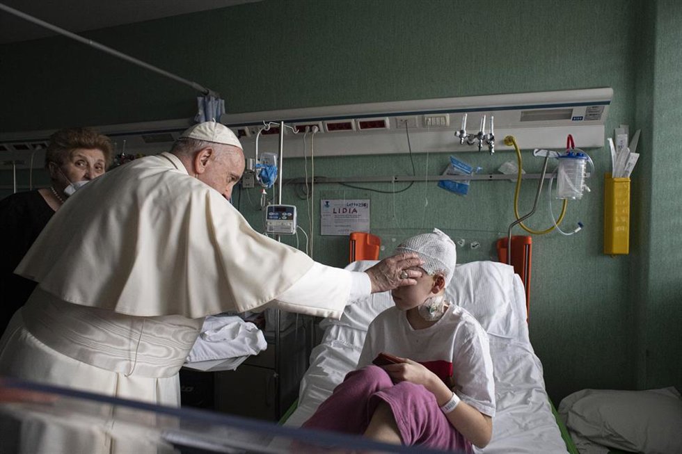 El Papa visita a los 19 niños ucranianos ingresados en el hospital Bambino Ges