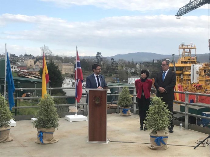 El consejero de Industria, Enrique Fernández, en Goldan.