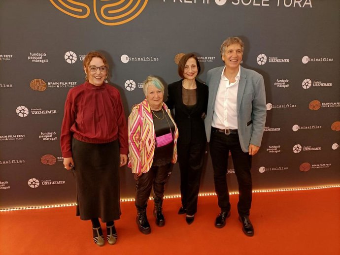 I-D: La presidenta de la Fundació Pasqual Maragall; la presidenta de la Fundació Alzheimer, Neus Rodríguez; l'actriu Carme Elías i el president del Brain Film Fest, Albert Solé