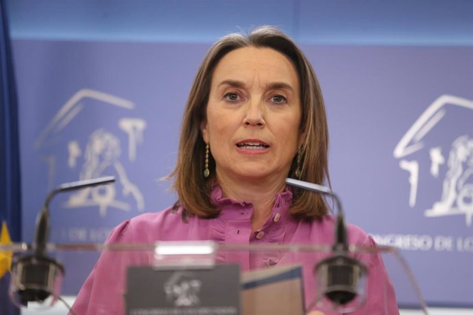 La portavoz del PP en el Congreso, Cuca Gamarra, comparece en el Congreso de los Diputados, a 24 de febrero de 2022, en Madrid (España).